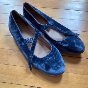 Madewell blue velvet mary janes, 6.5